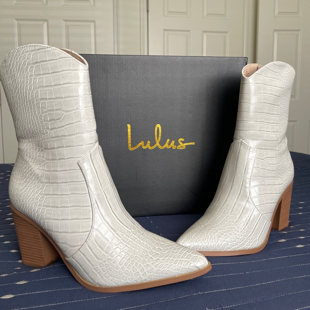 •Lulu’s• Crocodile-Embossed Mid-Calf High Heel Boots